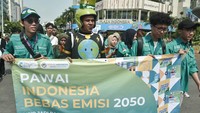 Aktivis Gaungkan Indonesia Bebas Emisi 2050 di Tengah Ramainya HBKB Jakarta