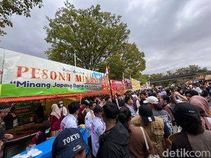 Antrean Rendang IKM di Tokyo Mengular, Pengunjung Rela Tunggu hingga 2 Jam