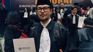 Ferry Salim Tambah Profesi: Gak Cuma Aktor, Sekarang Juga Jadi Pengacara