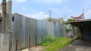 Penampakan Jembatan Balboa Ciputat yang Bikin Warga Komplek Sebelah Geram!