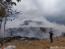 Video: Api Lahap TPA Heuleut Majalengka, Diduga Bermula dari Kebun Warga