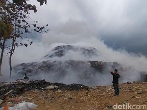Video: Api Lahap TPA Heuleut Majalengka, Diduga Bermula dari Kebun Warga Video: Api Lahap TPA Heuleut Majalengka, Diduga Bermula dari Kebun Warga