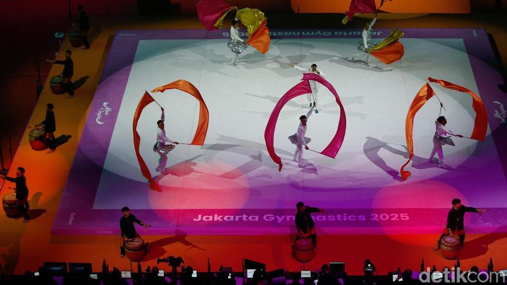 Kejuaraan Dunia Senam 2025 Dibuka Meriah di Indonesia Arena GBK Kejuaraan Dunia Senam 2025 Dibuka Meriah di Indonesia Arena GBK