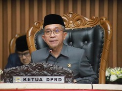 DPRD Dorong Pemkot Kreatif Usai APBD 2026 Kota Bandung Terancam Defisit DPRD Dorong Pemkot Kreatif Usai APBD 2026 Kota Bandung Terancam Defisit