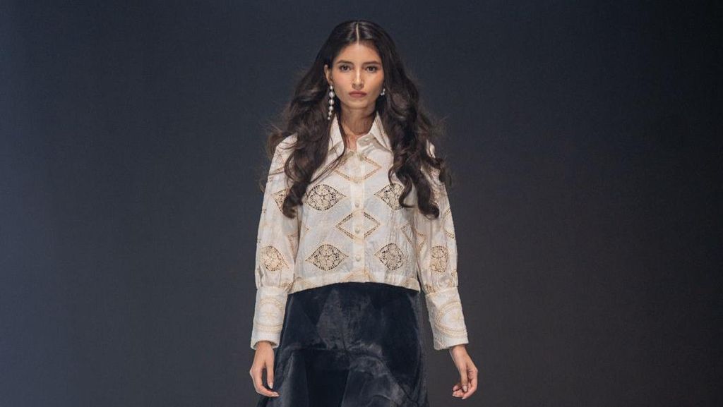 Foto: Koleksi Merenda Cinta dari Elima di Plaza Indonesia Fashion Week 2025 Foto: Koleksi Merenda Cinta dari Elima di Plaza Indonesia Fashion Week 2025