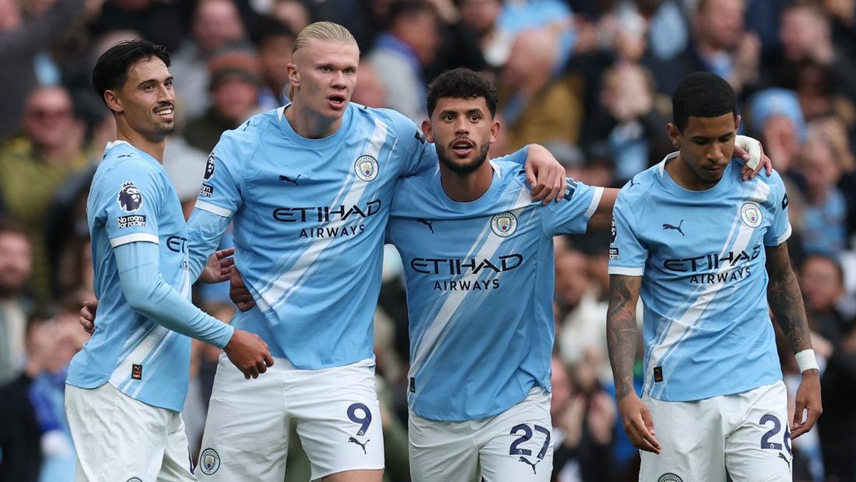 Erling Haaland mencetak dua gol untuk membawa Manchester City menang 2-0 atas Everton (Foto: REUTERS/Phil Noble)