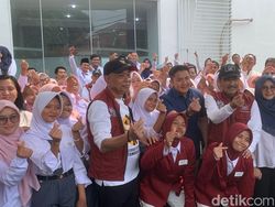 Mensos dan Seskab Teddy Cek Sekolah Rakyat di Tangsel, Disambut Antusias Siswa
