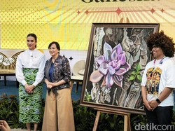 Menpar Widi Sumbang Lukisan Sukulen Karya Ibunda di Pasar Seni ITB Menpar Widi Sumbang Lukisan Sukulen Karya Ibunda di Pasar Seni ITB