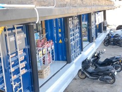 Bukan Sembarang Kontainer, yang Ini Jadi Minimarket dengan View Pegunungan Buleleng