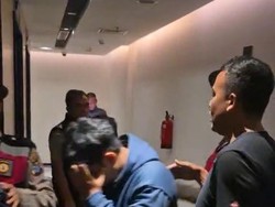 34 Pria Pesta Gay Diperiksa di Polrestabes Surabaya