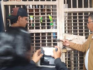 3 Napi Kasus Narkoba Kabur dari Rutan di Siak, Ternyata Telah Vonis Mati 3 Napi Kasus Narkoba Kabur dari Rutan di Siak, Ternyata Telah Vonis Mati