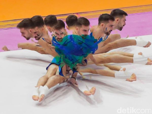 Potret Atlet Dunia Ramaikan Hari Pertama Kejuaraan Gimnastik 2025 di Jakarta