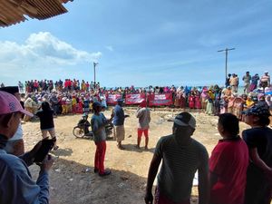 Ratusan Nelayan Sampang Kepung Kapal Petronas Tolak Aktivitas Migas