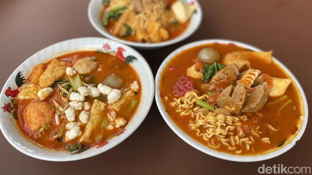 Seblak Mama Nugi Viral di Pamulang, Toppingnya Mulai dari Seribuan! Seblak Mama Nugi Viral di Pamulang, Toppingnya Mulai dari Seribuan!