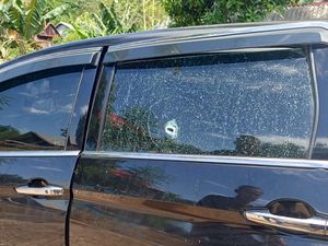 Nyaris Tabrak Petugas BNN, Mobil Pengedar Narkoba di Sulsel Terpaksa Ditembaki Nyaris Tabrak Petugas BNN, Mobil Pengedar Narkoba di Sulsel Terpaksa Ditembaki