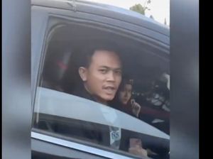 9 Fakta Mobil Pajero Pakai Strobo Viral di Bandung 9 Fakta Mobil Pajero Pakai Strobo Viral di Bandung