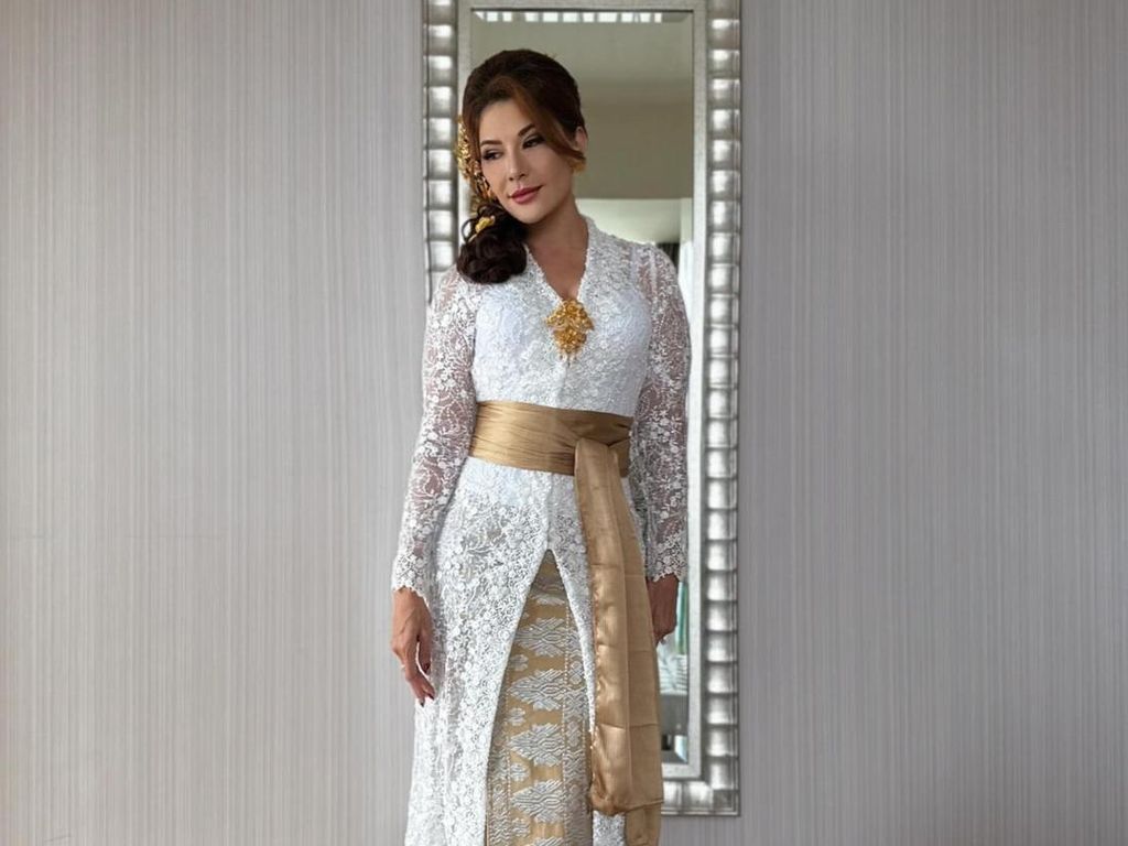 Tamara Bleszynski Disulap Bak Cinderella Saat Lamaran Teuku Rassya Tamara Bleszynski Disulap Bak Cinderella Saat Lamaran Teuku Rassya