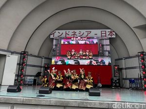 Dimotori IKM, Tarian Minang Memukau Penonton di Festival Indonesia-Jepang 2025
