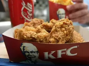 7 Fakta Menarik di Balik Ayam Goreng KFC yang Bikin Banyak Orang Ketagihan 7 Fakta Menarik di Balik Ayam Goreng KFC yang Bikin Banyak Orang Ketagihan
