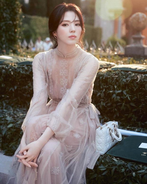 Artis Korea tercantik Han So Hee/Foto: Instagram @xeesoxee