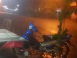 Hujan Lebat, Jalan Raya Pasuruan-Purwosari Terendam Banjir