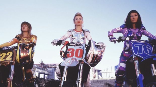  Full Throttle (2003) dibintangi oleh Cameron Diaz, Drew Barrymore, dan Lucy Liu.