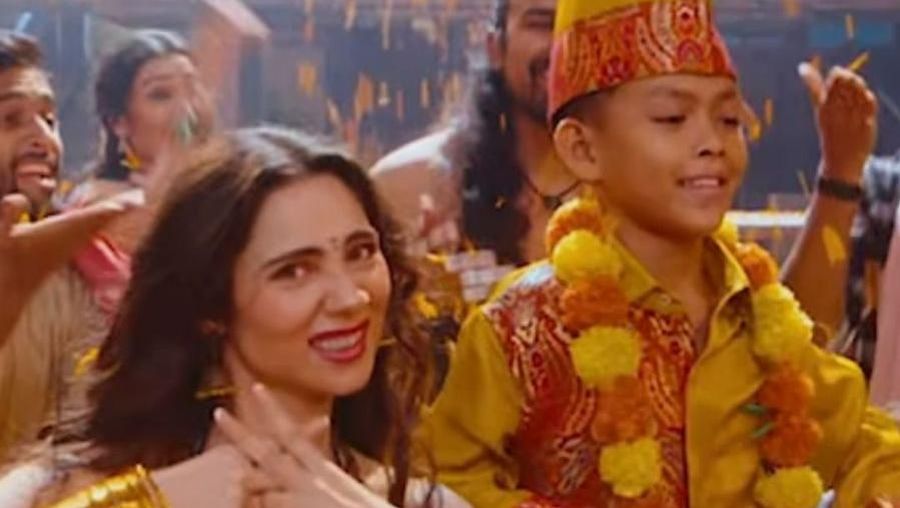 Video: Dari Riau ke Bollywood, Dikha Aura Farming Kolab dengan Bintang India