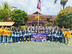 Edukasi Seru! Polisi Malang Ajak Pelajar Tahu Soal Tugas Kepolisian