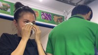 Kronologi Karina Ranau Didorong hingga Tersungkur oleh Pria di Warungnya