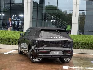 Parkir Nggak Ribet, Mobil Ini Bisa Jalan Miring Tanpa Bikin Ban Cepat Aus Parkir Nggak Ribet, Mobil Ini Bisa Jalan Miring Tanpa Bikin Ban Cepat Aus