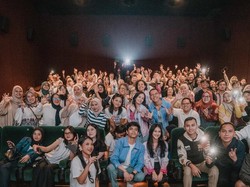 Keseruan Leya Princy dan El Putra Hadiri Nobar Film Rangga & Cinta Keseruan Leya Princy dan El Putra Hadiri Nobar Film Rangga & Cinta