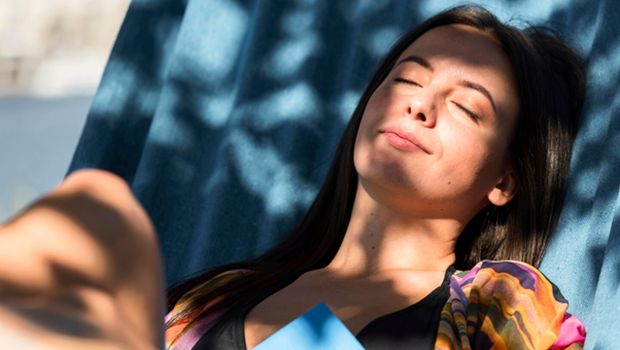 Menjaga tulang sejak muda bisa dilakukan melalui nutrisi seimbang, olahraga, gaya hidup sehat, manajemen stres, dan pemeriksaan rutin untuk mencegah keropos di masa depan.