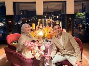 Irish Bella Full Senyum Rayakan Setahun Pernikahan dengan Haldy Sabri Irish Bella Full Senyum Rayakan Setahun Pernikahan dengan Haldy Sabri