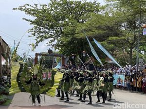 Warna-warni Karnaval Budaya Pangandaran Nature 2025 Warna-warni Karnaval Budaya Pangandaran Nature 2025