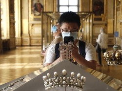 Usai Perampokan Louvre, Pameran Perhiasan Kerajaan Tetap Digelar di Paris