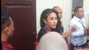 Nikita Mirzani Tetap Dituntut 11 Tahun Penjara di Sidang Melawan Reza Gladys