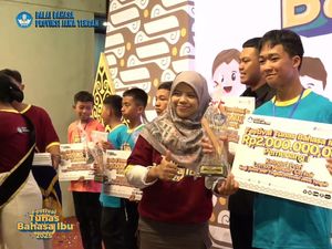 Bangga! Siswa SMPN 1 Wonosobo Juara 1 Tulis Cerpen Bahasa Jawa FTBI 2025 Bangga! Siswa SMPN 1 Wonosobo Juara 1 Tulis Cerpen Bahasa Jawa FTBI 2025
