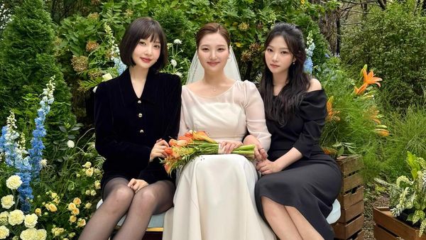 Foto Joy Red Velvet di Nikahan Adiknya Bikin Salfok, Seperti Ada Tiga Joy