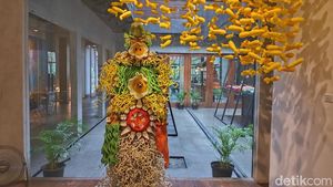 Foto-foto Gemas Makanan dari Benang Rajut di Pameran Playful Bites