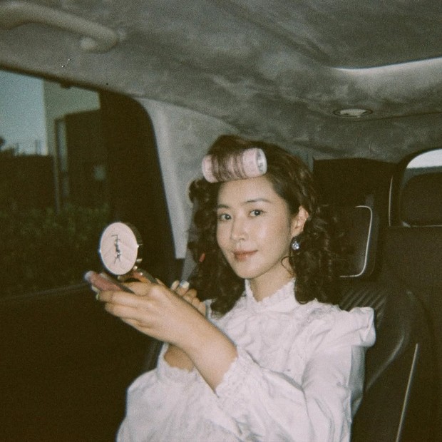 Potret Yuri SNSD bergaya retro di Pulau Jeju/ Foto: instagram.com/yulyulk Potret Yuri SNSD bergaya retro di Pulau Jeju