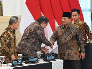 Setahun Prabowo & Gibran, Daya Beli hingga Lapangan Kerja Jadi Sorotan Setahun Prabowo & Gibran, Daya Beli hingga Lapangan Kerja Jadi Sorotan