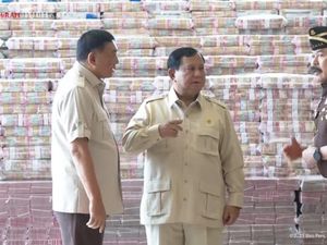 Prabowo Pidato di Depan Gunungan Uang Rp 13 T, Pengganti dari Kasus Korupsi Prabowo Pidato di Depan Gunungan Uang Rp 13 T, Pengganti dari Kasus Korupsi