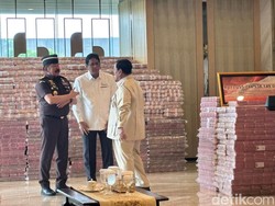 Disaksikan Prabowo, Jaksa Agung Serahkan Rp 13 T dari Kasus Migor ke Negara