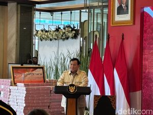 Pesan Prabowo di Depan Gunungan Rp 13 T Sitaan Kejaksaan Pesan Prabowo di Depan Gunungan Rp 13 T Sitaan Kejaksaan