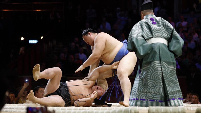 Turnamen ini tak hanya ajang olahraga, tetapi juga simbol persahabatan antara Jepang dan Inggris yang semakin erat melalui budaya tradisional. Foto: Action Images via Reuters/Peter Cziborra Turnamen ini tak hanya ajang olahraga, tetapi juga simbol persahabatan antara Jepang dan Inggris yang semakin erat melalui budaya tradisional. Foto: Action Images via Reuters/Peter Cziborra