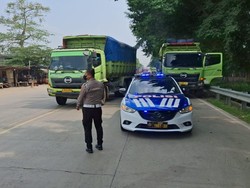 Dishub Banten Bangun Posko Tindak Truk Tambang Langgar Jam Operasional Dishub Banten Bangun Posko Tindak Truk Tambang Langgar Jam Operasional