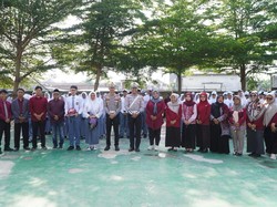 Polres Malang Gencar Edukasi Pelajar Disiplin dan Tertib Berlalu Lintas Polres Malang Gencar Edukasi Pelajar Disiplin dan Tertib Berlalu Lintas