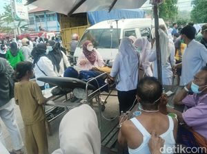 RS Terbakar Usai Gempa Goyang Bima, Pasien Berlarian Selamatkan Diri RS Terbakar Usai Gempa Goyang Bima, Pasien Berlarian Selamatkan Diri