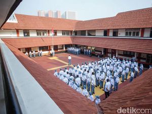 SRMA 13 Bekasi Jadi Harapan Baru Anak-Anak Keluarga Miskin Ekstrem SRMA 13 Bekasi Jadi Harapan Baru Anak-Anak Keluarga Miskin Ekstrem