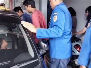 Terkunci di Dalam Mobil, Bocah 2 Tahun di Magelang Menangis Histeris Terkunci di Dalam Mobil, Bocah 2 Tahun di Magelang Menangis Histeris